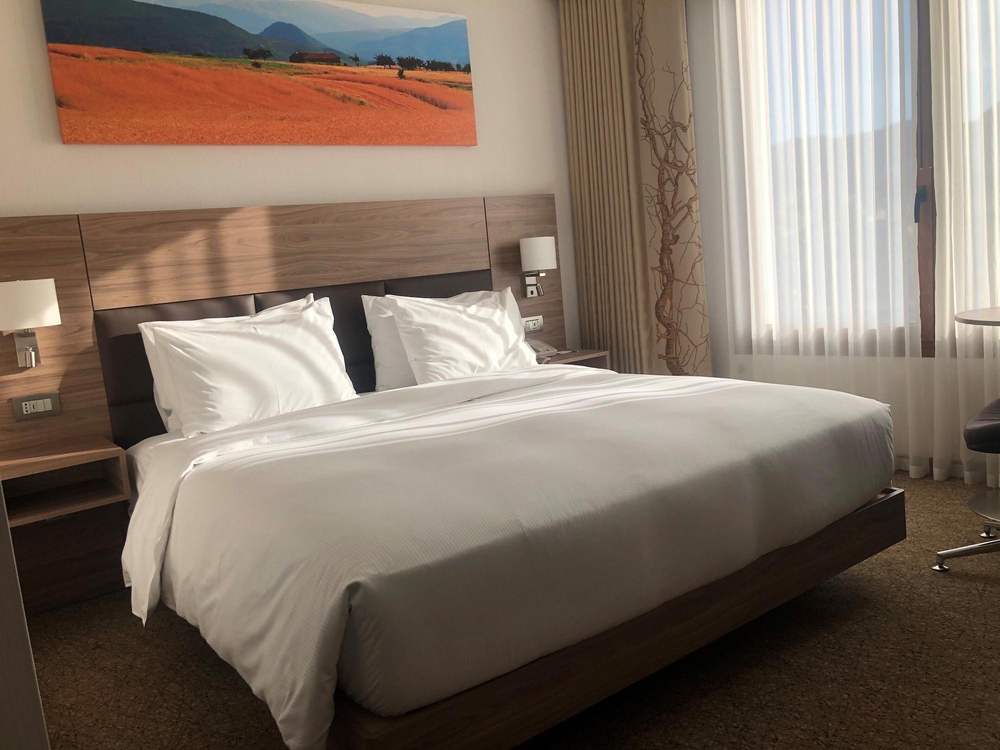 Hilton Garden Inn Tiranë Luaran gambar