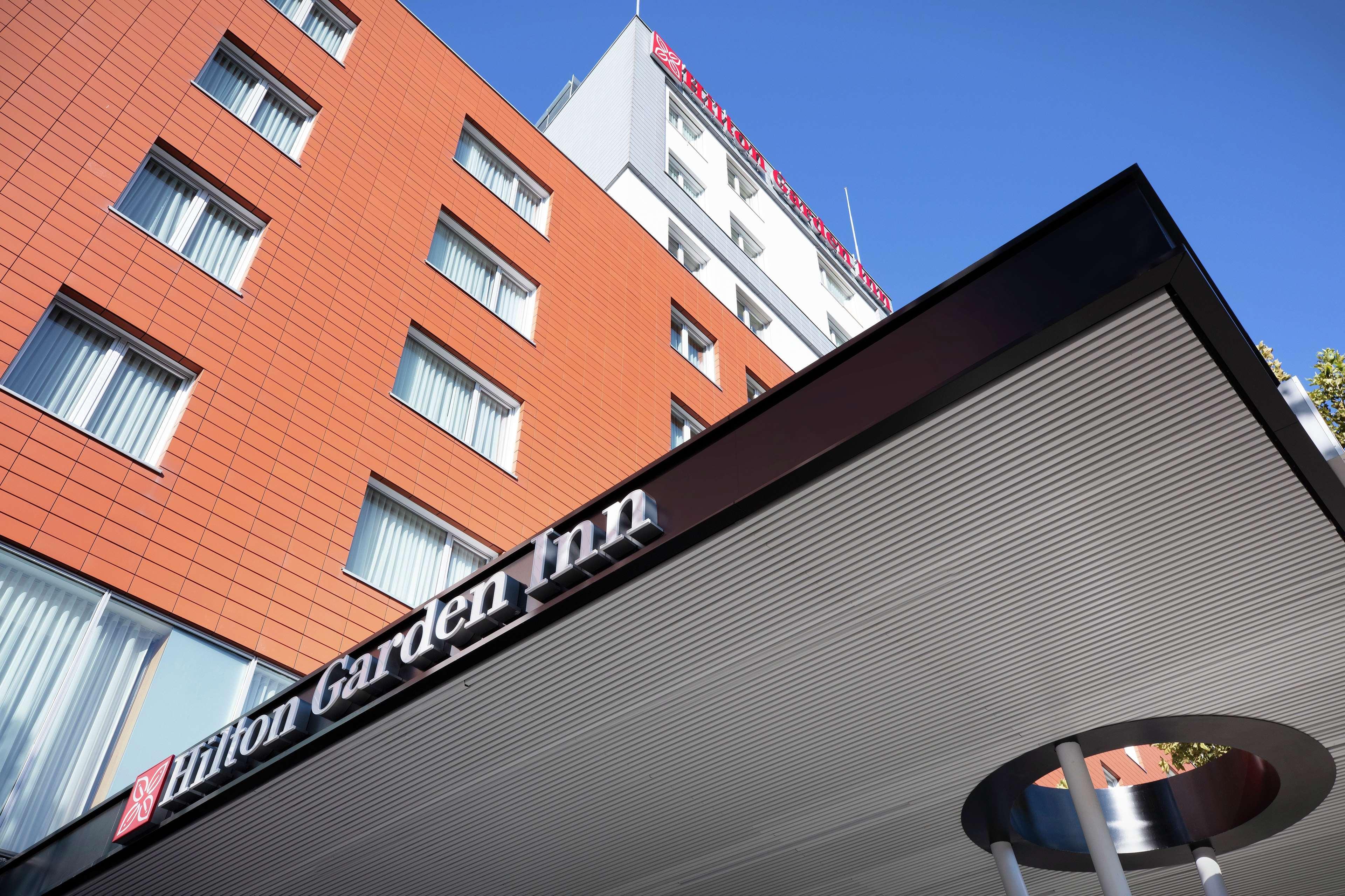 Hilton Garden Inn Tiranë Luaran gambar