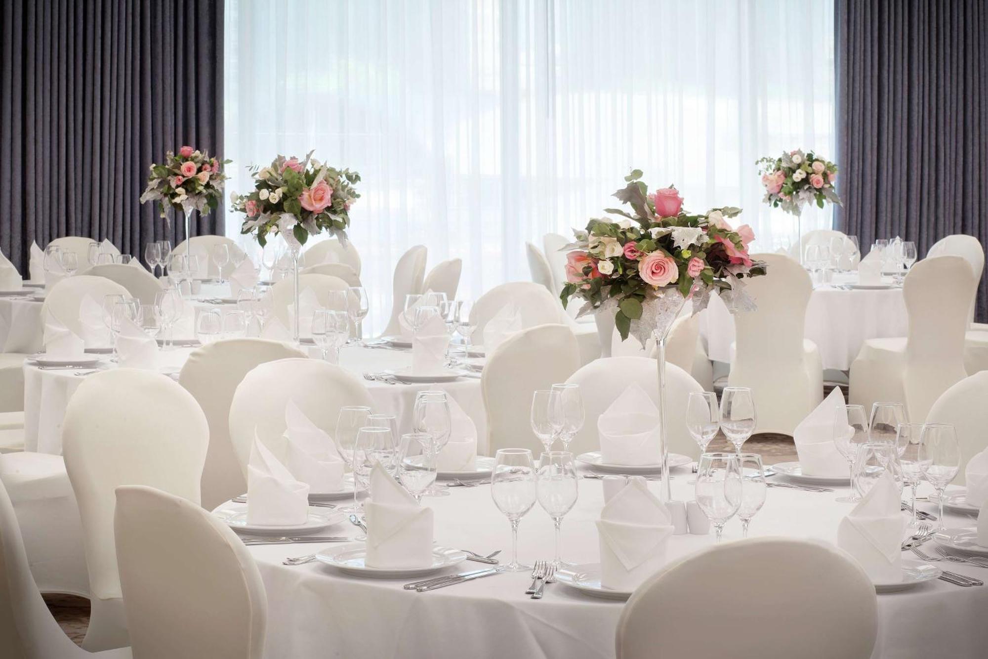Hilton Garden Inn Tiranë Luaran gambar