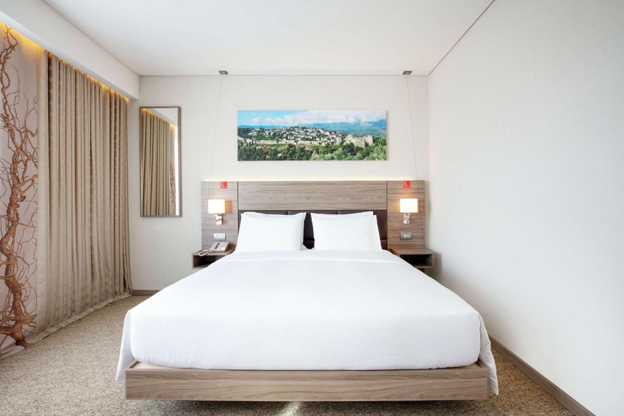 Hilton Garden Inn Tiranë Luaran gambar