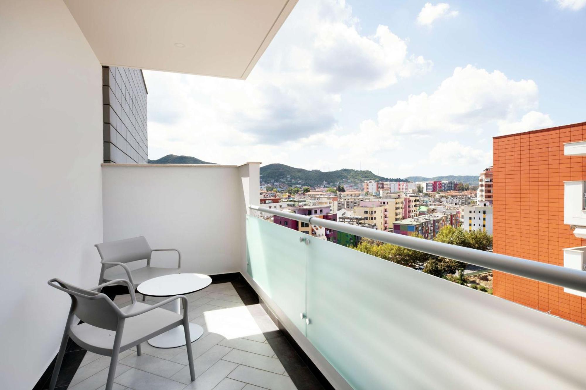 Hilton Garden Inn Tiranë Luaran gambar