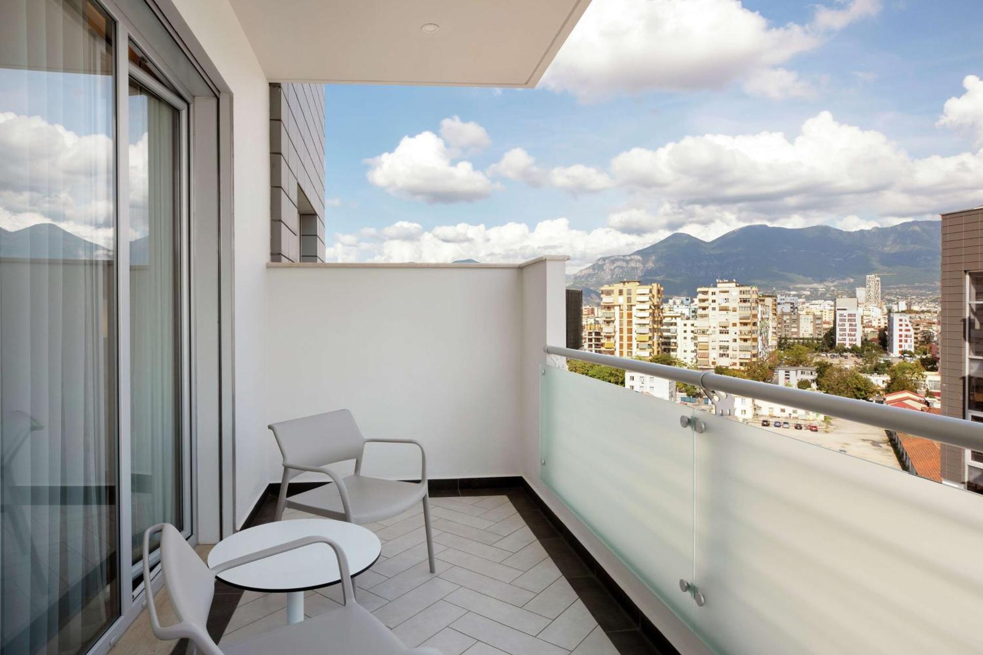 Hilton Garden Inn Tiranë Luaran gambar