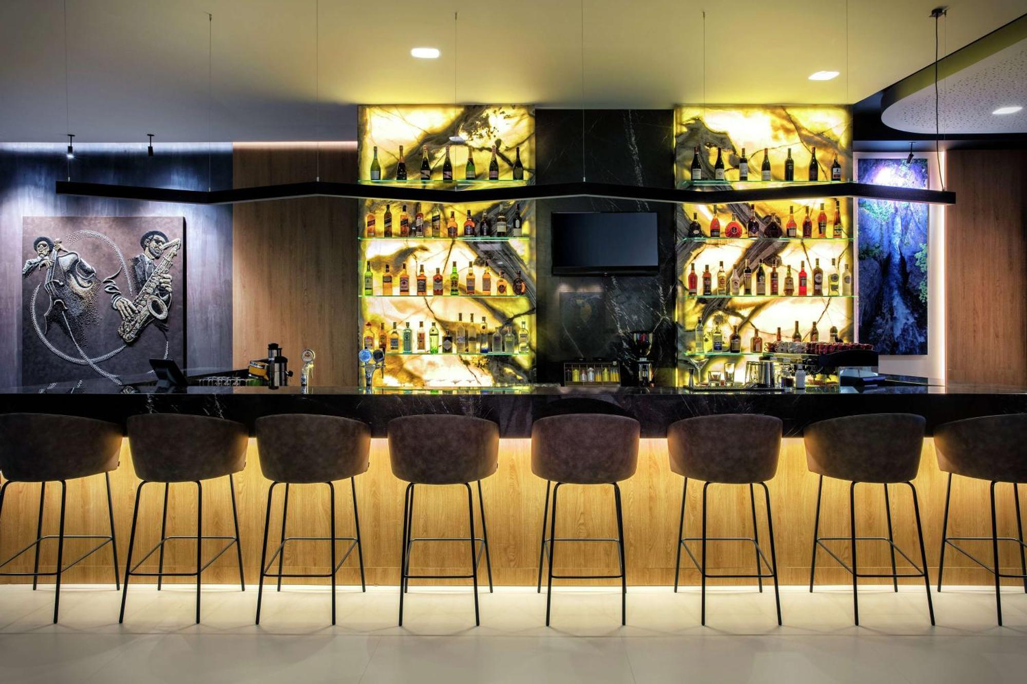 Hilton Garden Inn Tiranë Luaran gambar